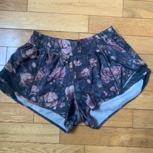 LULULEMON HOTTY HOT SHORTS